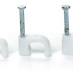 Uchwyt Z Gwoździem DO Przewodów Płaskich Flop-P10/6 (100szt.)